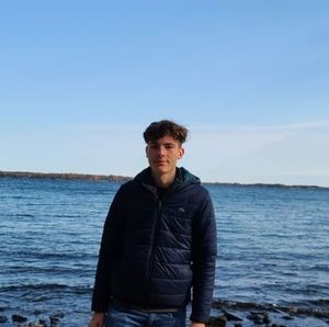 Meet your Posher, Elliot